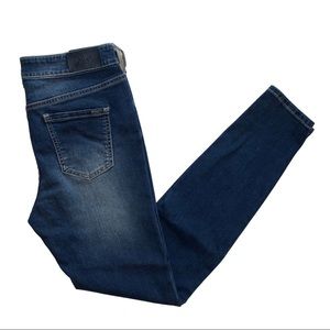 CLOSET CLOSING SALE ARMANI EXCHANGE SUPER SKINNY JEAN